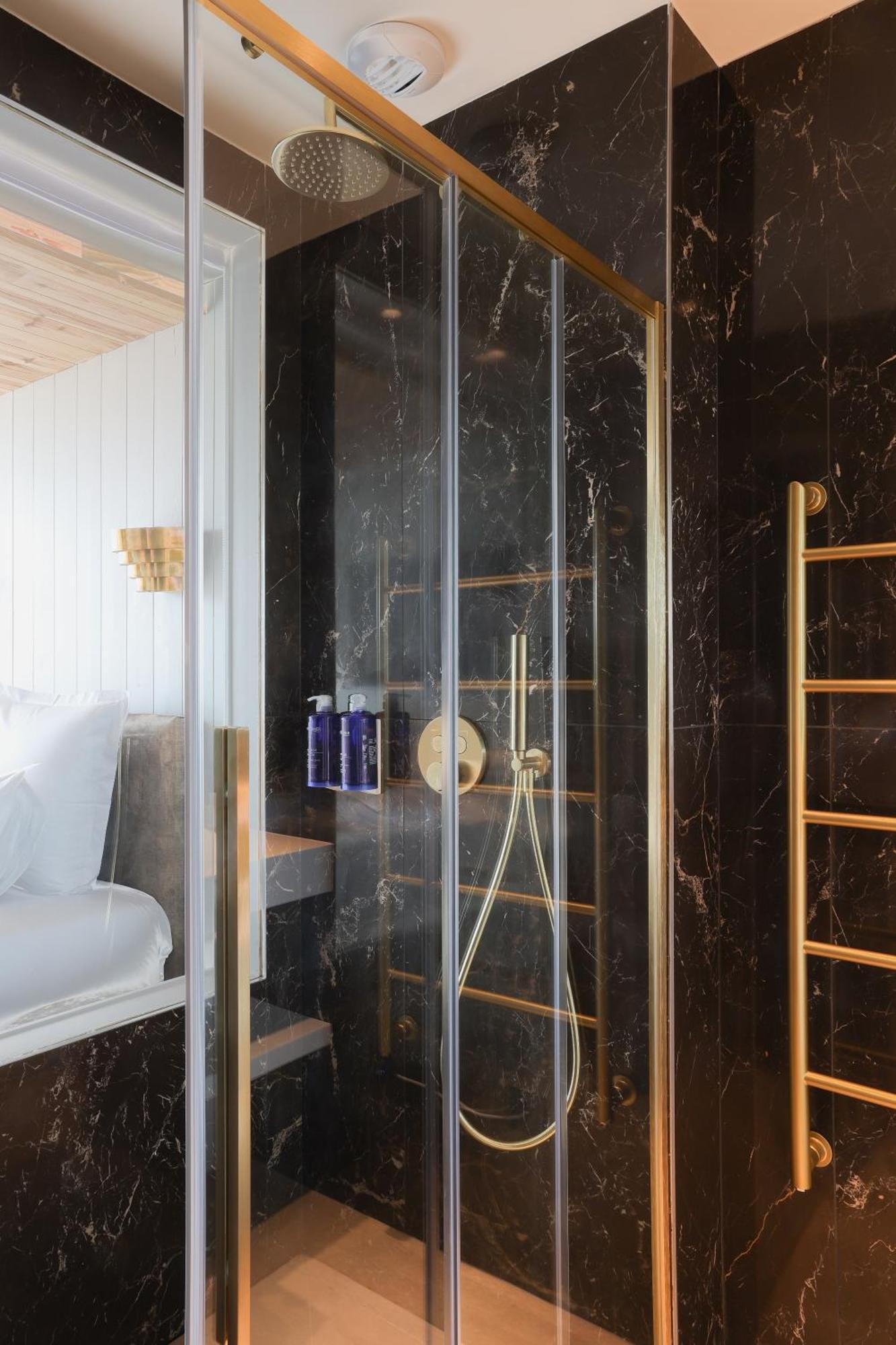 Les Vagues Hotel & Spa Arcachon Bagian luar foto