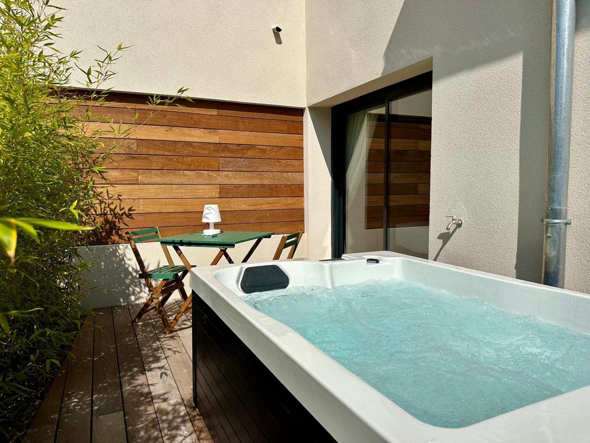 Les Vagues Hotel & Spa Arcachon Bagian luar foto